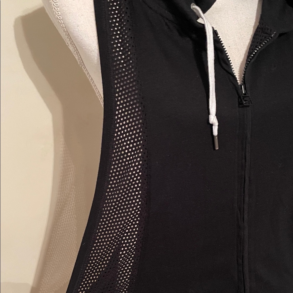 “Nike” Black Hooded Vest with Logo! - Picture 4 of 11